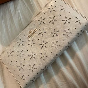 Coach White Wallet!